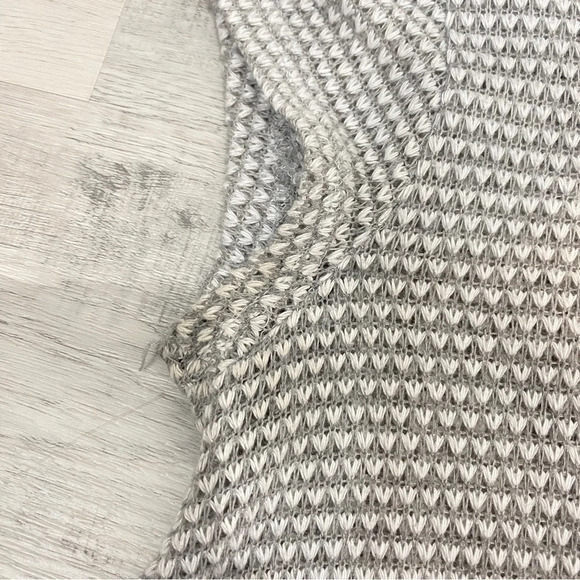 Rolla Coaster Y2K Light Grey Lace Knit Crop Top Size S - Picture 12 of 16